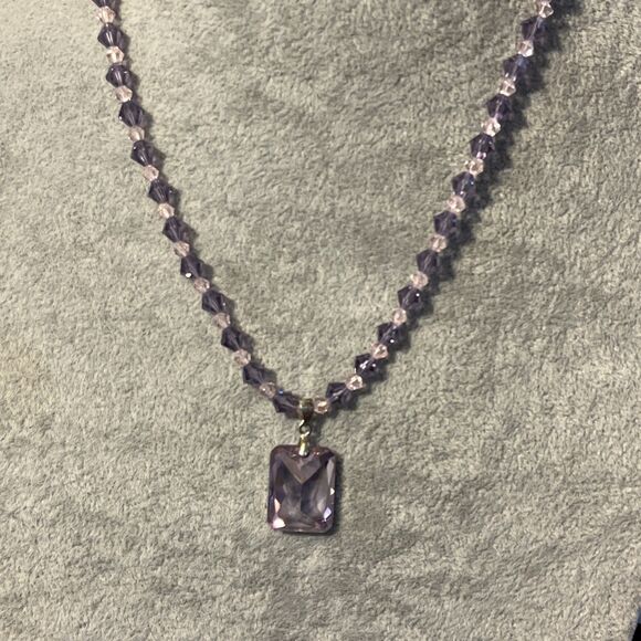 Beautiful Faceted Crystal Pendant & Beaded Necklace Purple Pink Elegant Dainty - Picture 1 of 8